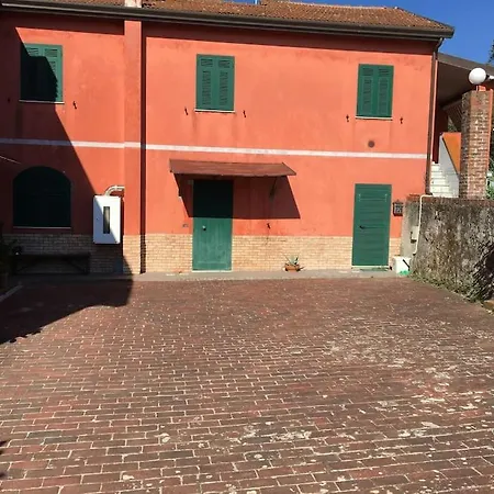 Le Rose , Relax In Casolare Del 1700 * サルツァーナ
